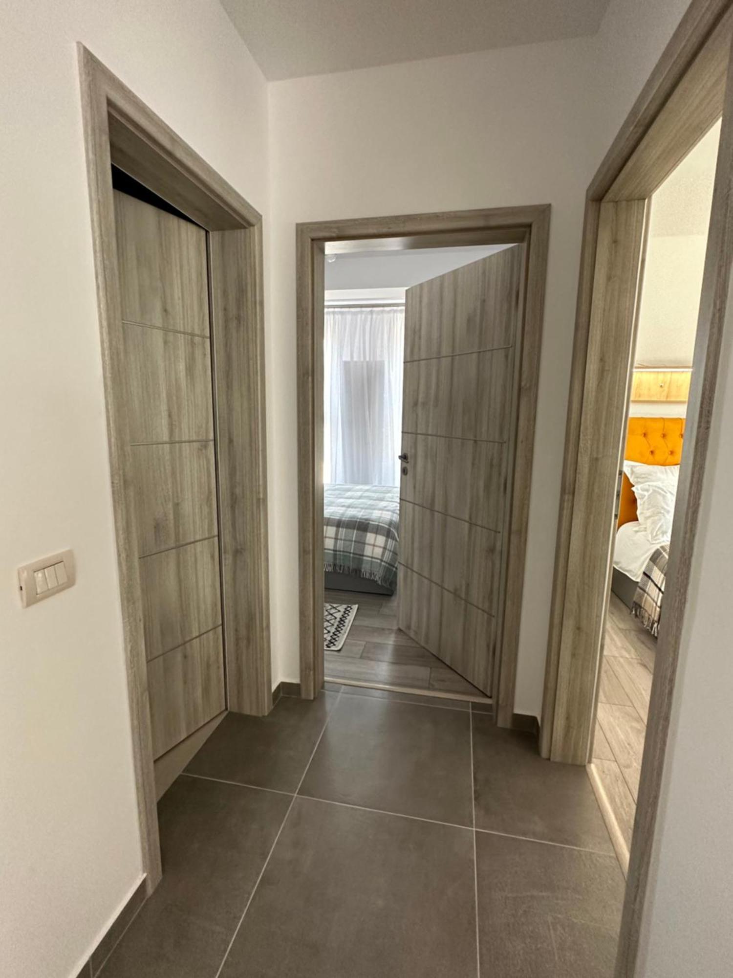 Apartamente Arinis Gura Humorului Exterior foto
